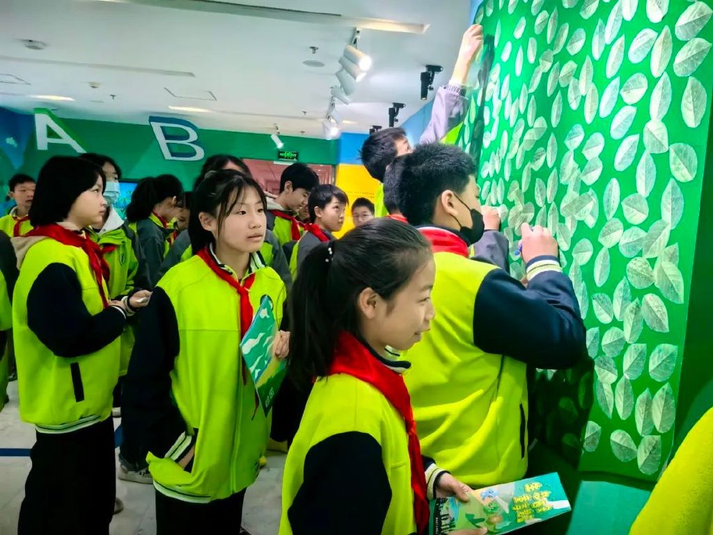 国际无废日丨小学生探秘“环保智慧大脑”